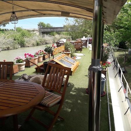 Bed and Breakfast Peniche Caroline Capestang Exterior foto